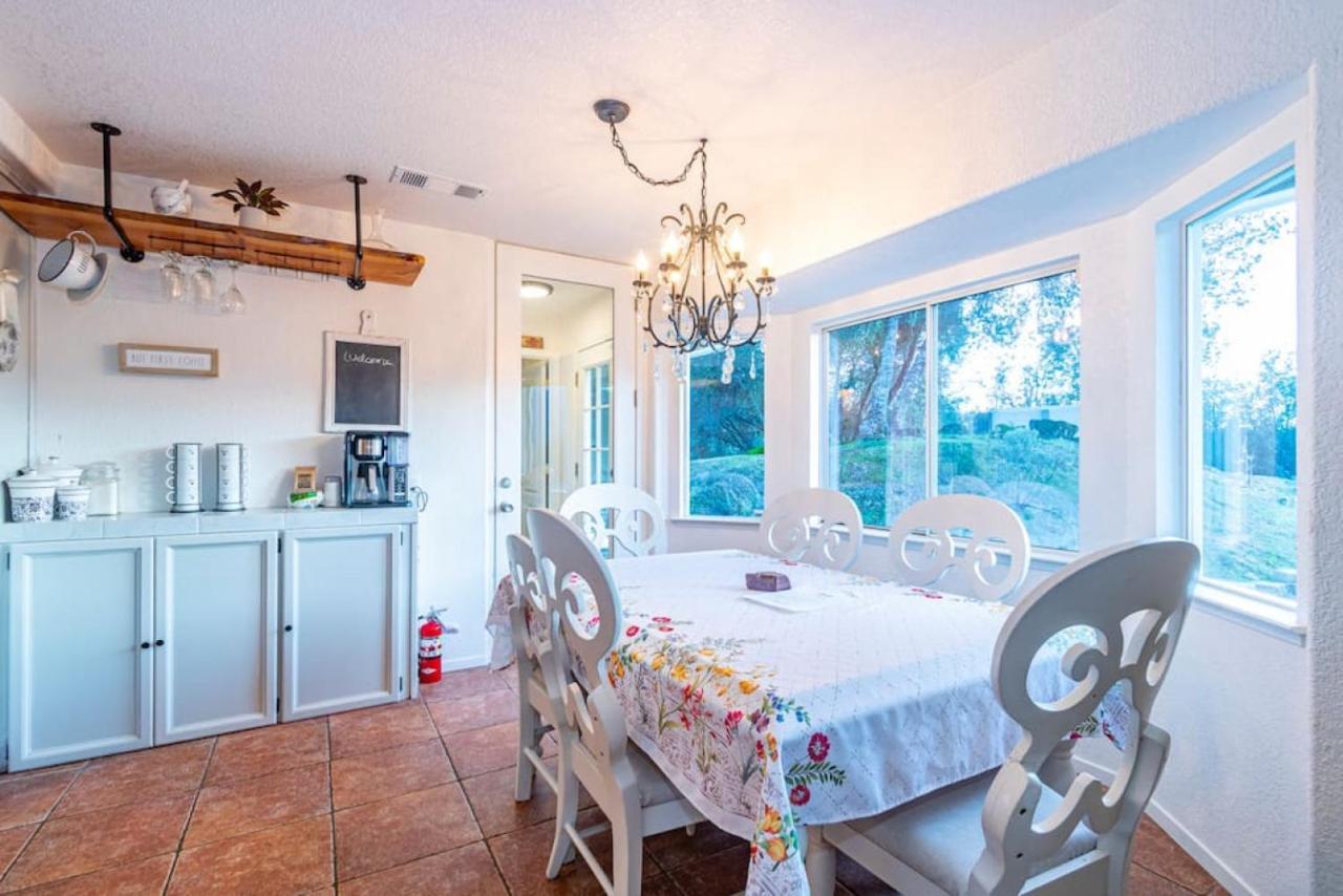Fairy Tale 13-Acre Sunset Villa At Windy Gap Valley Near Yosemite オーウェニー エクステリア 写真