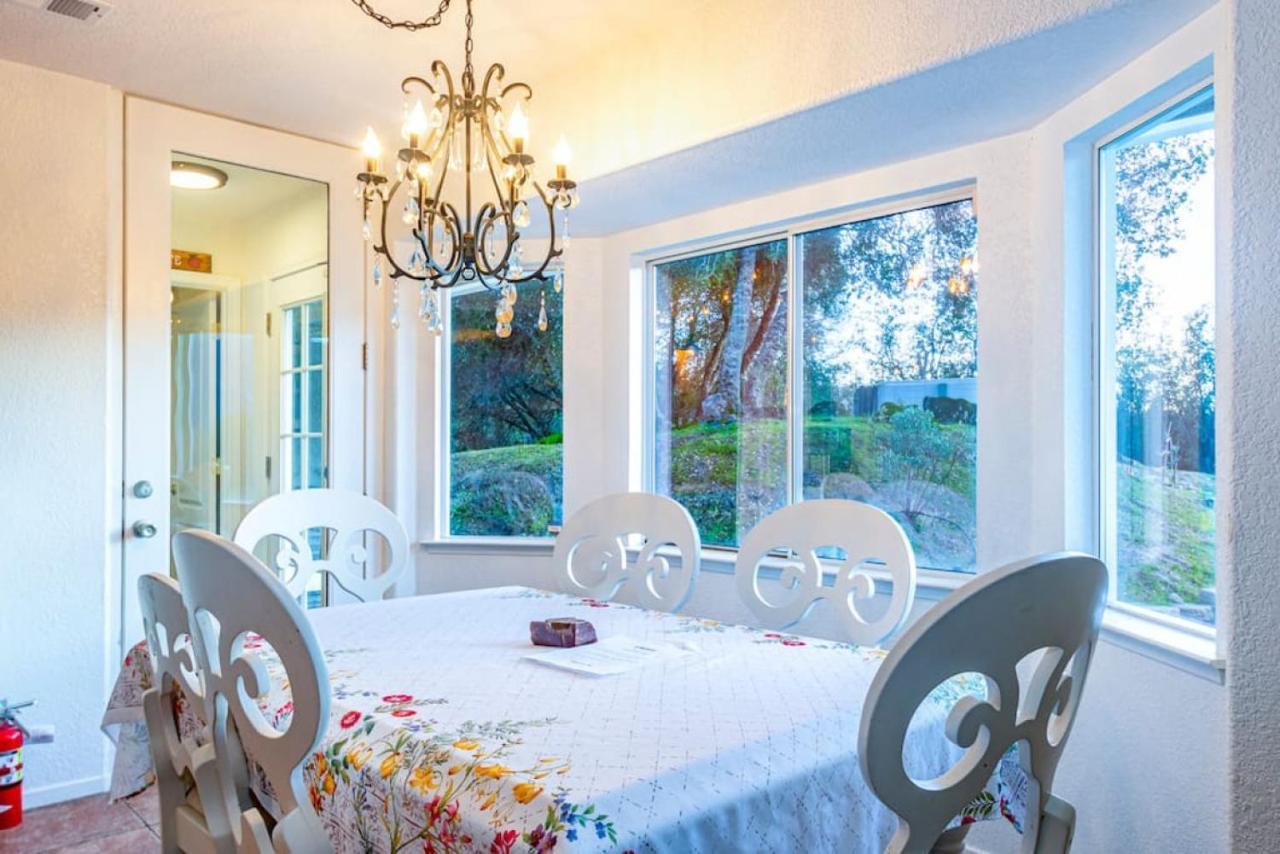 Fairy Tale 13-Acre Sunset Villa At Windy Gap Valley Near Yosemite オーウェニー エクステリア 写真